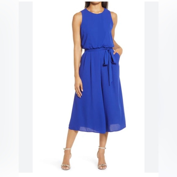 Vince Camuto Pants - Vince Camuto Belted Crop Blouson Crepe Jumpsuit women’s size 8